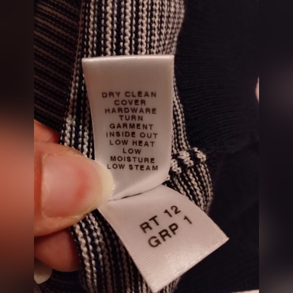 St. John Yellow Label Nautical Jacket Style Striped Sweater Navy Blue White Sz L - Picture 11 of 11